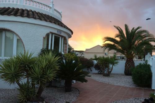 Lovely 3 Bedroom Villa In Campasol