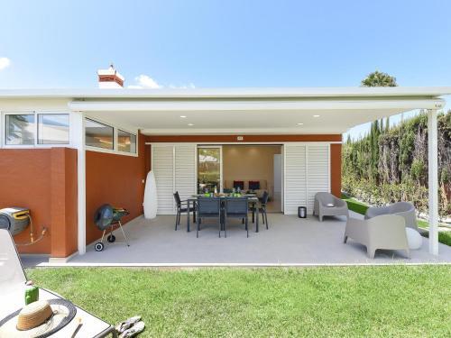 Bungalow With 2 Bedrooms In Maspalomas