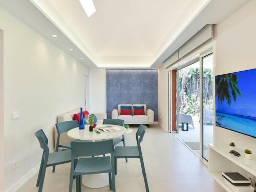 Bungalow With 2 Bedrooms In Maspalomas