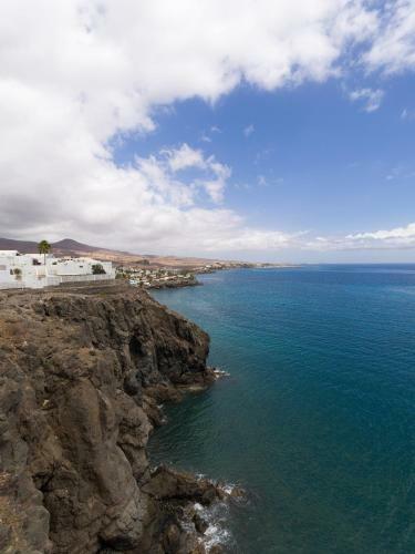 Viewpoint Over The Cliff By Canariasgetaway