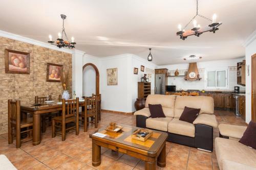 Villa Cecilia Large Private Pool AC Wifi