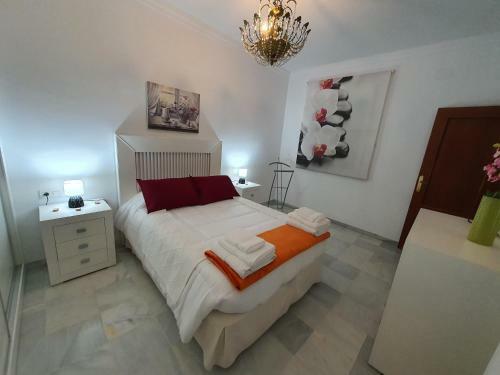 Apartamento Piso Tres Dormitorios Centro De Marchena. Sevilla