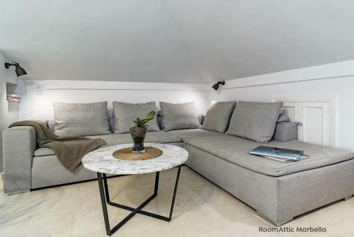 Apartamento Atico Boutique Romantico En Corazon De Marbella Roomattic