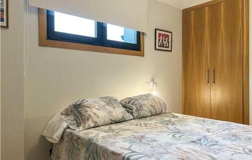 Stunning Apartment In Maon With Wifi And 2 Bedrooms