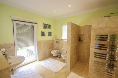 Villa Svim, Walking Distance To The Beach!