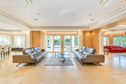 Villa Svim, Walking Distance To The Beach!
