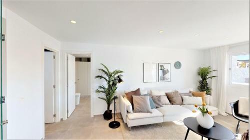 Apartamento Jardines De Andaluc�a - Exquisite Newly Renovated