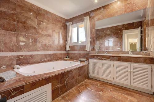 Villa In Great Location