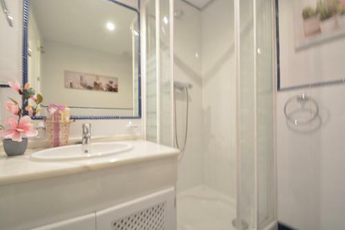 Luxury Beach Side Apartment In Marbella Playa