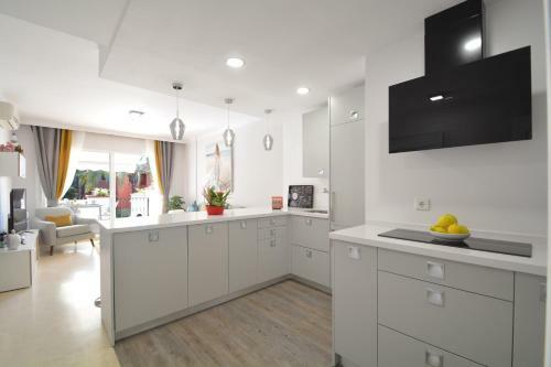 Luxury Beach Side Apartment In Marbella Playa