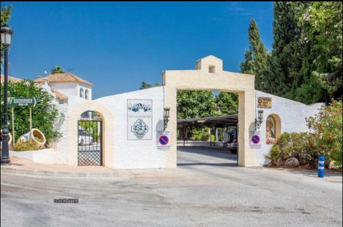 Luxury Beach Side Apartment In Marbella Playa