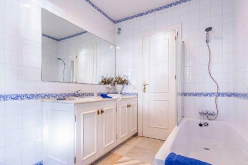 6 Bedrooms Villa With Private Pool And Wifi At Calahonda