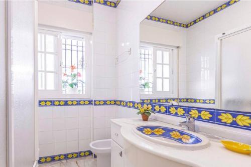 6 Bedrooms Villa With Private Pool And Wifi At Calahonda
