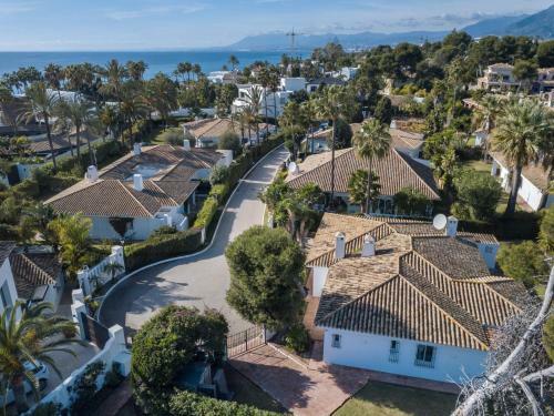 Charming 4bedroom Villa In Los Monteros Beach
