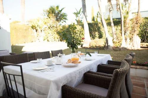 Charming 4bedroom Villa In Los Monteros Beach