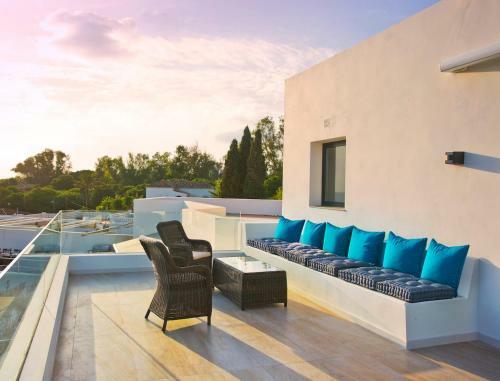 Extravagant 8 Bdrm Villa In Marbella, Beachside