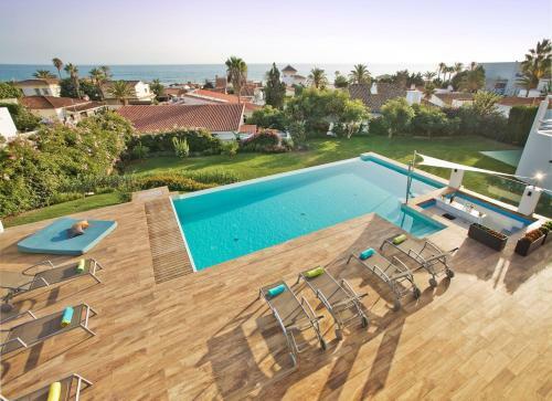 Extravagant 8 Bdrm Villa In Marbella, Beachside
