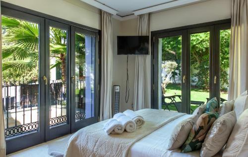 Villa Modern Dream Mansion In Tropical Nueva Andaluc�a ?