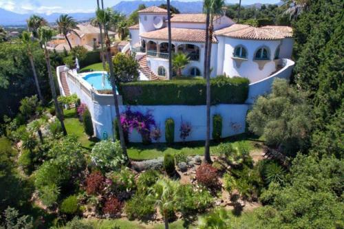 Palatial Villa In Hacienda Las Chapas, Marbella