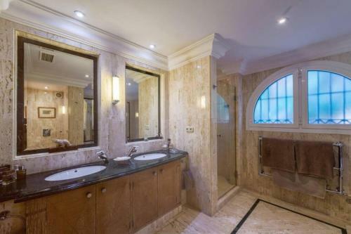 Palatial Villa In Hacienda Las Chapas, Marbella