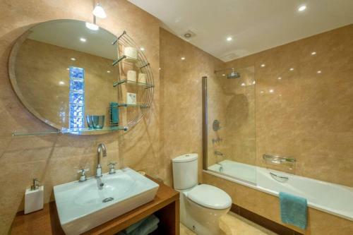 Palatial Villa In Hacienda Las Chapas, Marbella