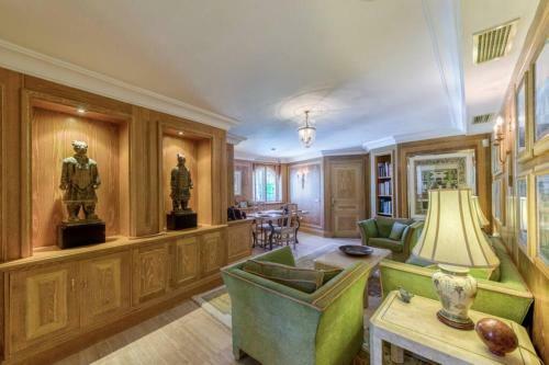 Palatial Villa In Hacienda Las Chapas, Marbella