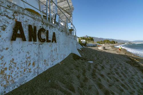 Cln- Spacious 6 Bedroom Villa Next To Beach