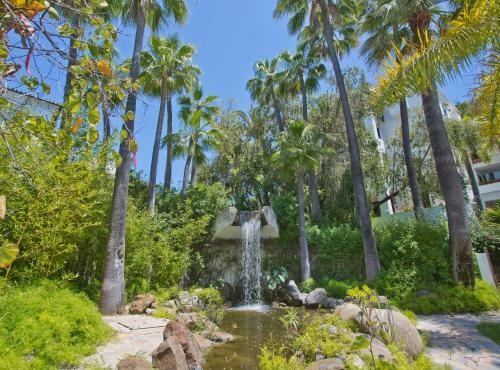 Apartamento Beachfront Luxury Complex With Tropical Gardens & Pools