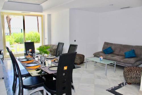 Puerto Banus Luxury Beachfront Apartment D