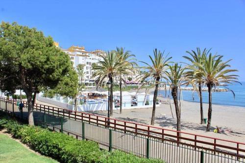 Puerto Banus Luxury Beachfront Apartment D