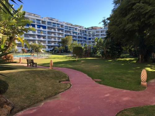 Apartamento Large And Elegant In Puerto Banus With Pools And Paddle