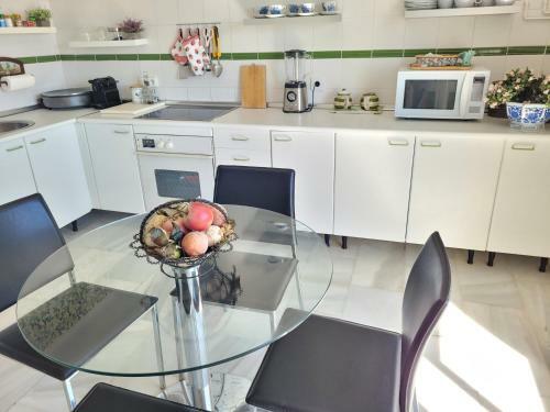 Beachfront Family Apartment In Puerto Banus