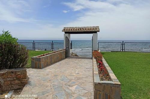 Apartamento En Playa Real, En 1� L�nea De Playa