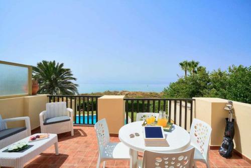 Apartamento Lovely Home Golondrinas - 1� L�nea De Playa - Urb Privada