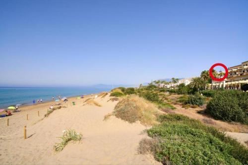 Apartamento Lovely Home Golondrinas - 1� L�nea De Playa - Urb Privada