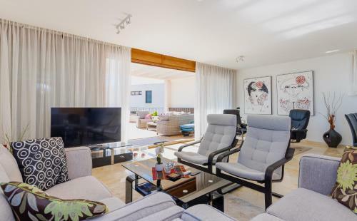 Apartamento Large Penthouse Near Beach