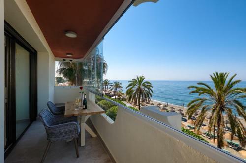 Luxury 3 Bedroom Beach Front Apartment In Marbella