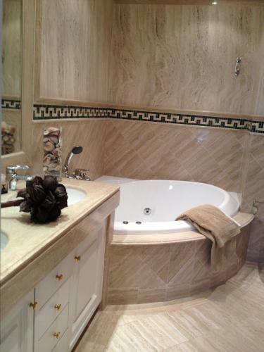 Stunning 175 M2 Apartment With Terrace And Jacuzzi