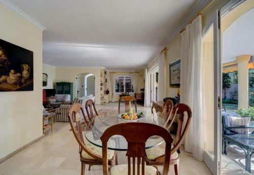 Exclusive Villa In Marbella Town