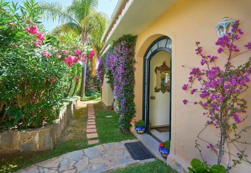 Exclusive Villa In Marbella Town