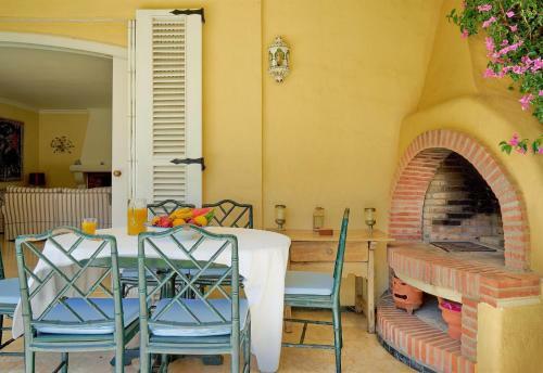 Exclusive Villa In Marbella Town