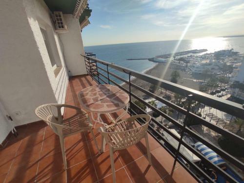 Apartamento En Primera L�nea De Playa A - Marbella Centro