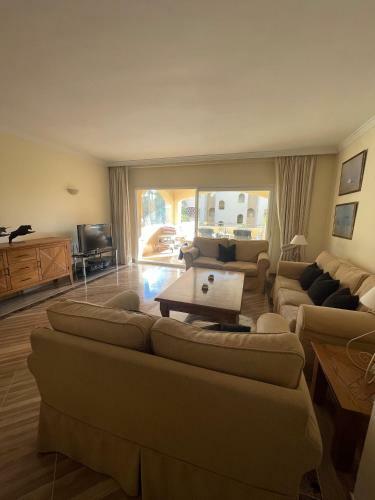 Hacienda Elviria 2 Bedroom Spacious Apartment