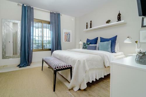 Cb- Cozy Refurbished Apartment, Perfect Location