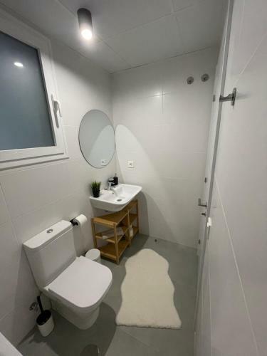 Brand New Apartment With Gym&rooftop Pool.