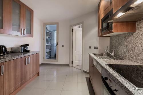 Luxury 3 Bed Apartment - Puerto Ban�s