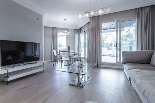 Luxury 3 Bed Apartment - Puerto Ban�s