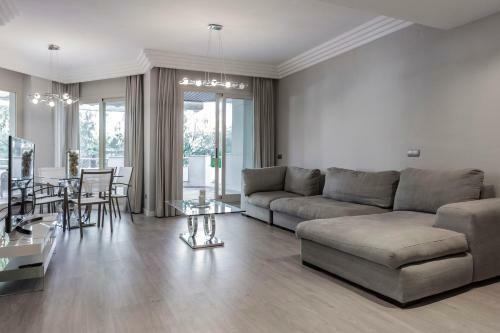 Luxury 3 Bed Apartment - Puerto Ban�s