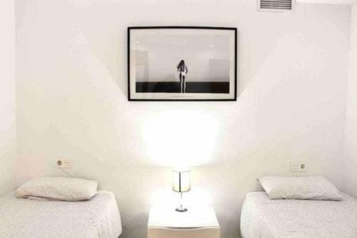 Large Modern Beach Front Apartment, Rooftop Pool!!
