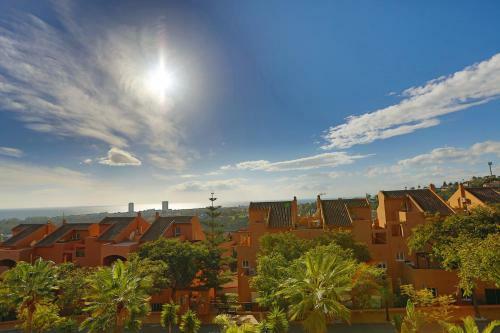 R25 Modern Bright 2 Bedroom Apartment